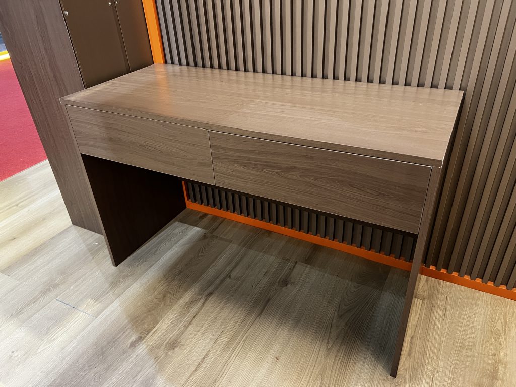 bahan dasar utama untuk membuat meja belajar