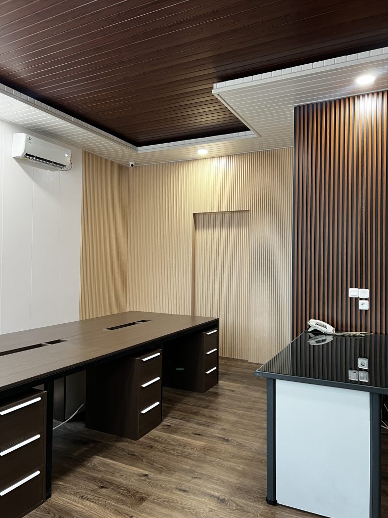 bahan yang paling baik digunakan untuk pembuatan meja adalah